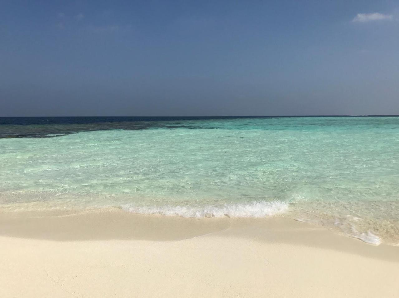 String Wave Maldives Hotel Gulhi Buitenkant foto