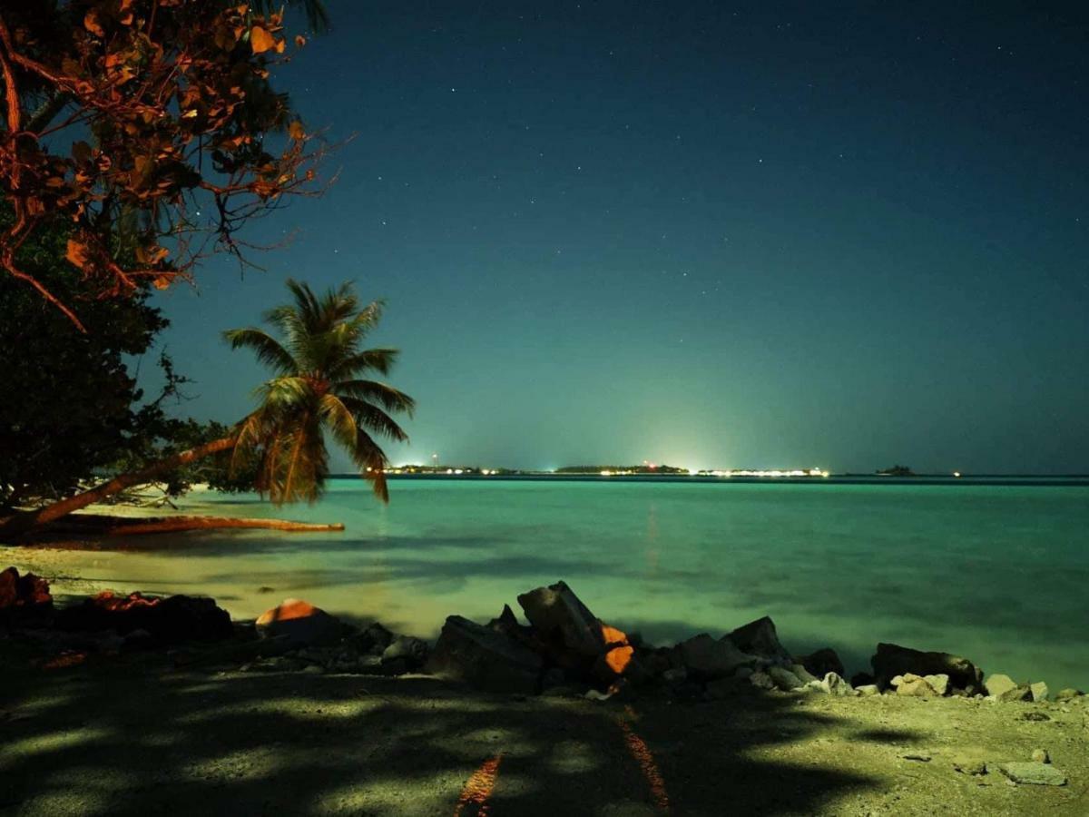 String Wave Maldives Hotel Gulhi Buitenkant foto