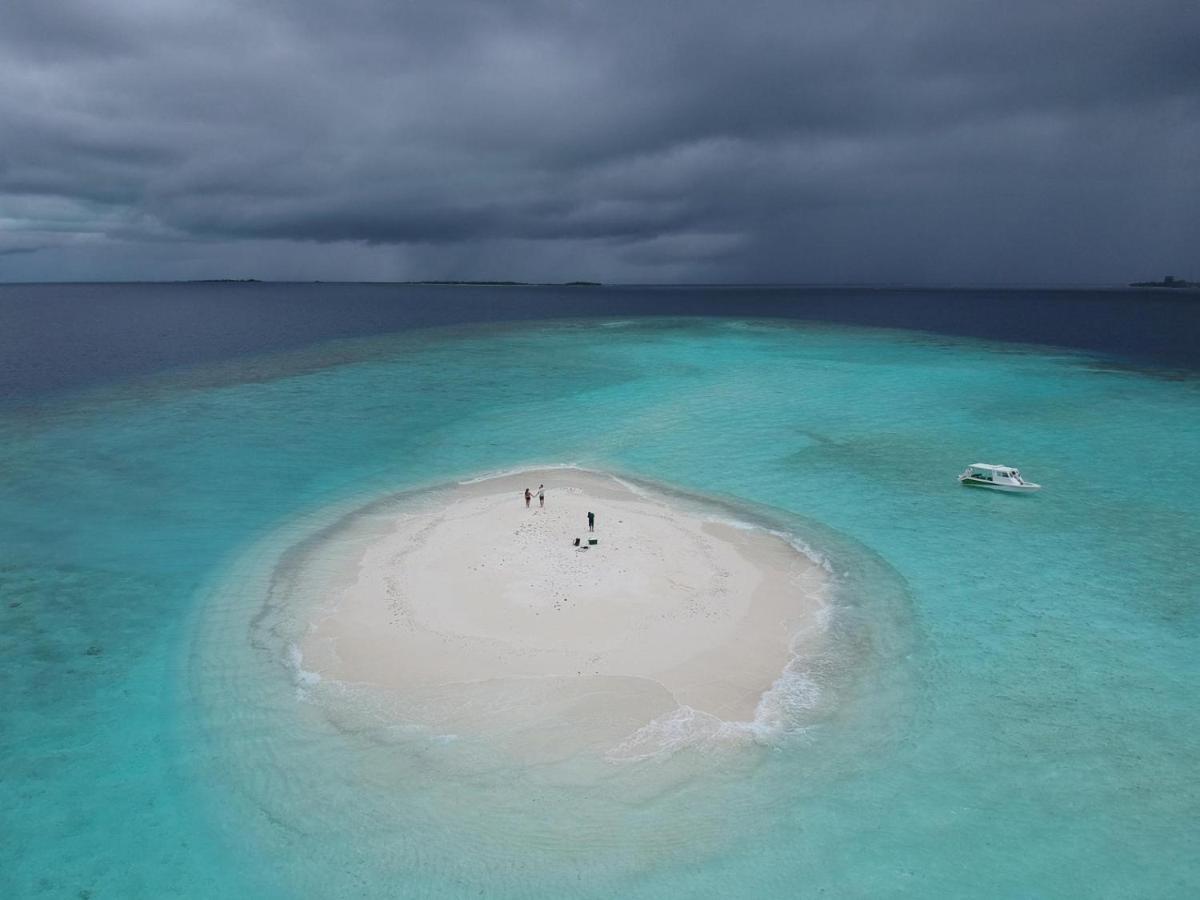 String Wave Maldives Hotel Gulhi Buitenkant foto